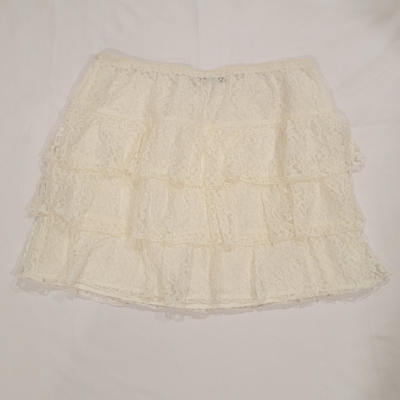 Live Life by Sanctuary lace skirt large - Picture 4 of 5